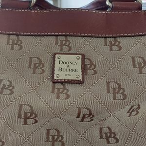 Small Dooney Bourke purse